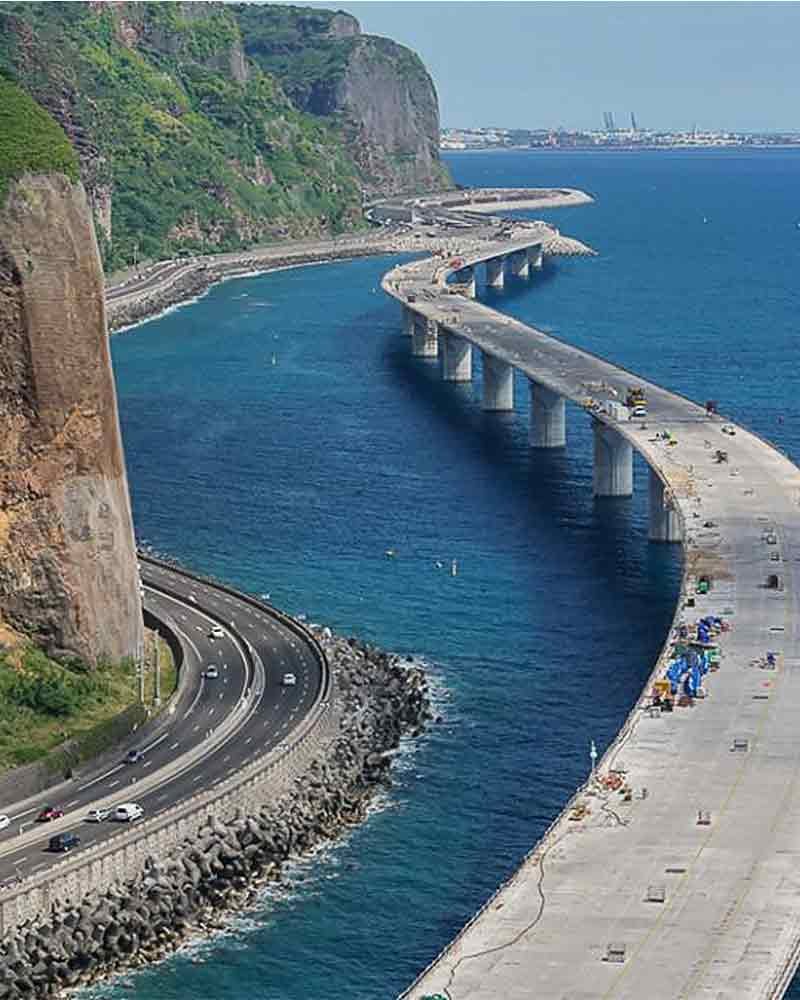 Site Seabim Breakwater — plateforme corporate multilingue pour solution maritime innovante